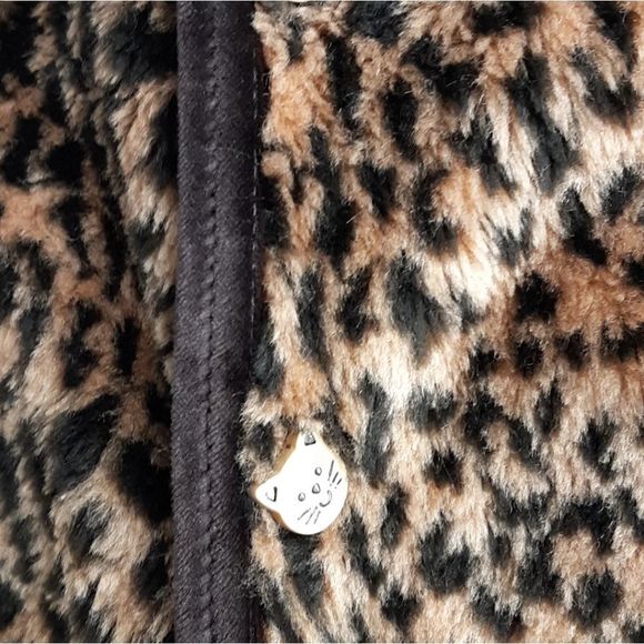 Fuzzy leapord bear Outfit Size 24 month - Picture 5 of 14